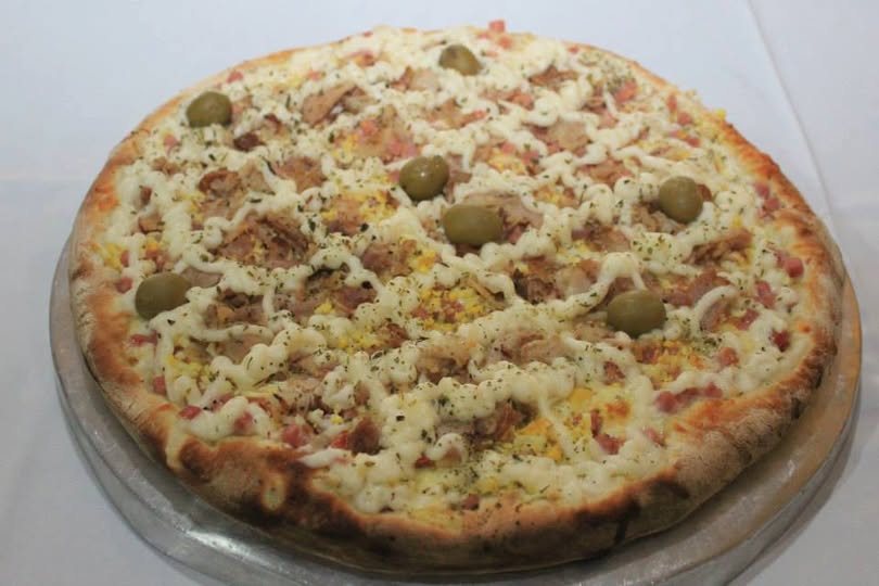 Foto da pizza - avaliação de Laysa