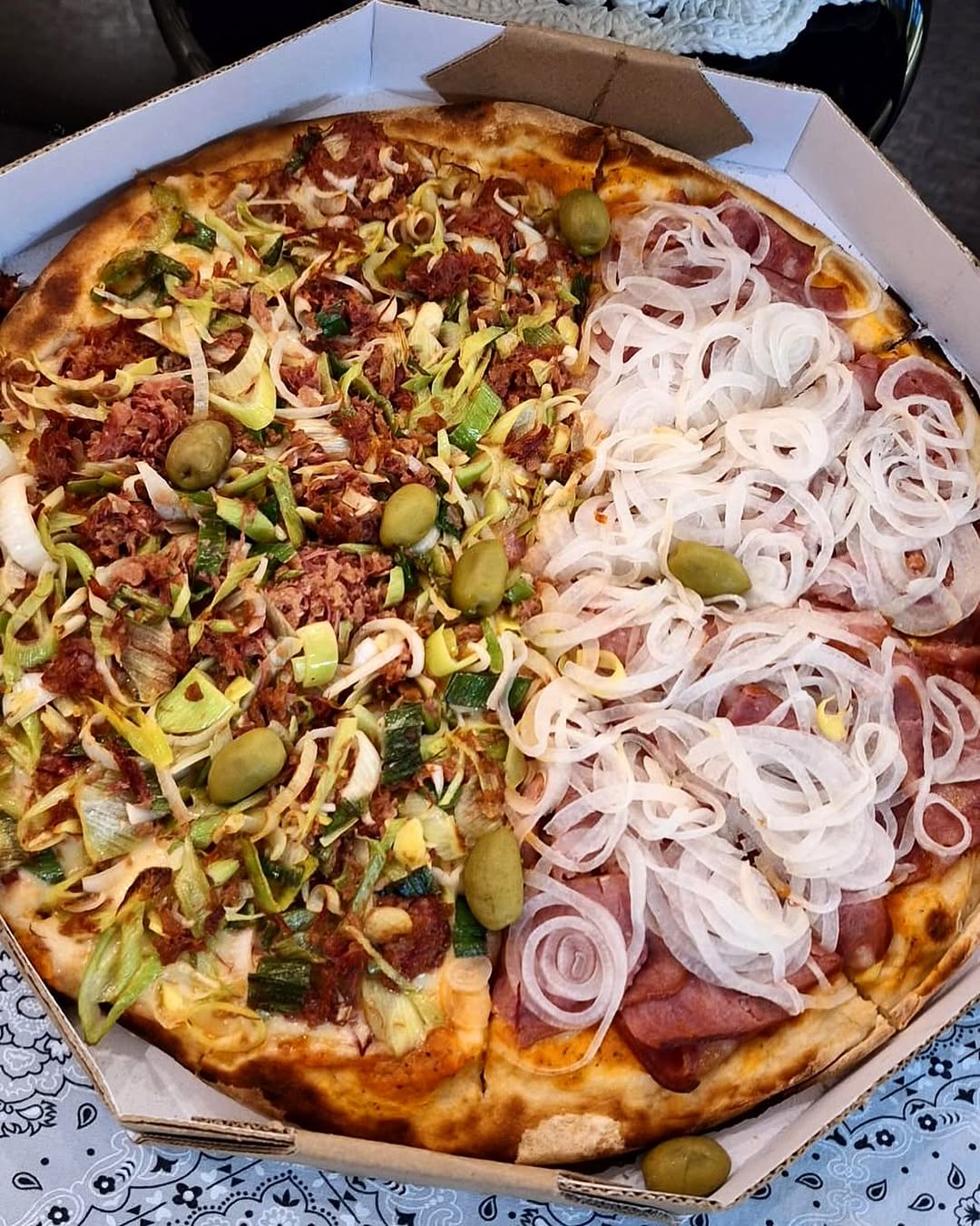 Foto da pizza - avaliação de Nadia